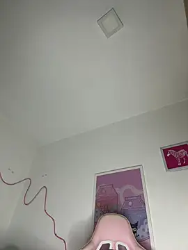 Snapshot of Tsuki-moon chatting on 03/08/25, 03:06 Tsuki-moon online show from 03/08/25, 03:06