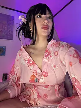 Snapshot of Tsuki-moon chatting on 10/26/25, 12:11 Tsuki-moon online show from 10/26/25, 12:11