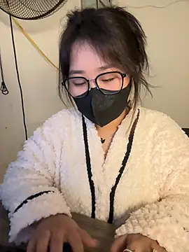 Snapshot of Jenni_nana chatting on 12/17/24, 04:34 Jenni nana online show from 12/17/24, 04:34