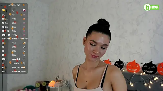 pretty yong cat online show from 10/29/25, 03:14