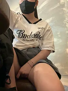 Snapshot of Tina_995 chatting on 10/27/25, 05:11 Tina 995 online show from 10/27/25, 05:11