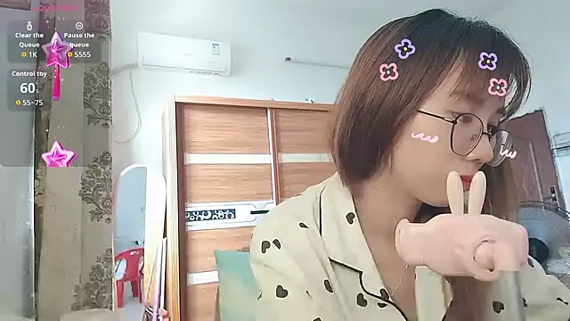 Lili 666 online show from 06/03/26, 02:47