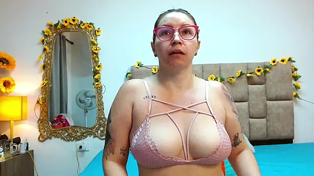 Snapshot of IsisDuzan chatting on 01/07/25, 04:18 IsisDuzan online show from 01/07/25, 04:18