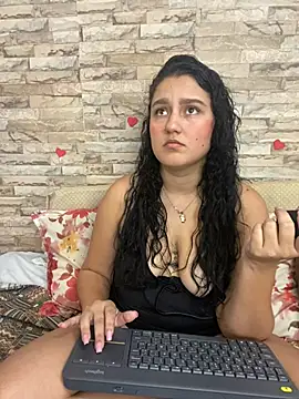 saray gomez22 online show from 02/21/25, 01:55