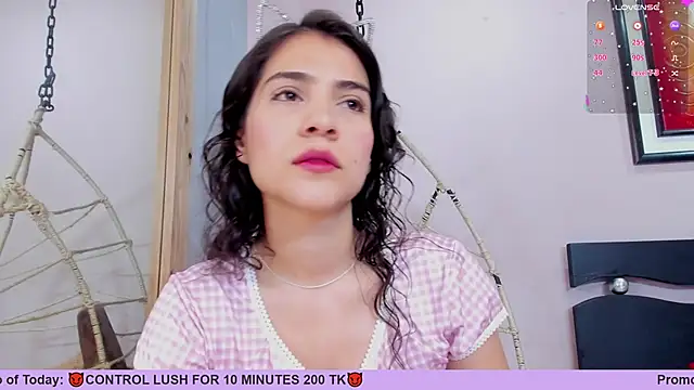 Snapshot of Miranda_doll_ chatting on 12/27/24, 12:23 Miranda doll online show from 12/27/24, 12:23