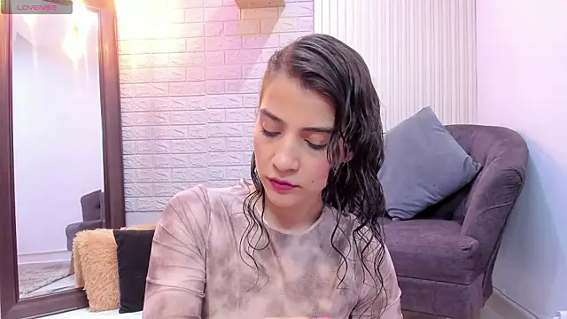 Snapshot of Miranda_doll_ chatting on 01/04/25, 12:05 Miranda doll online show from 01/04/25, 12:05
