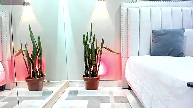 Snapshot of Miranda_doll_ chatting on 03/10/25, 12:15 Miranda doll online show from 03/10/25, 12:15