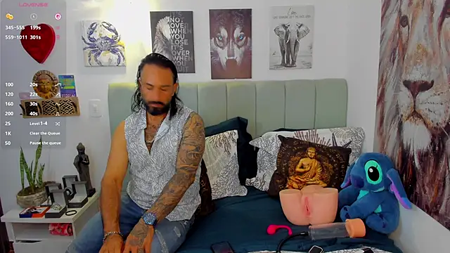 Snapshot of mr_maik chatting on 11/13/25, 10:19 mr maik online show from 11/13/25, 10:19