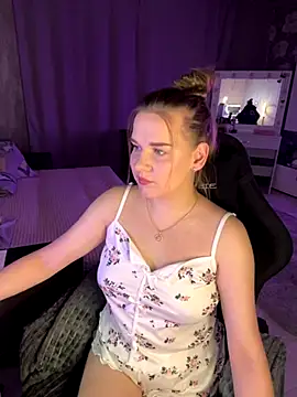 Lexi noah online show from 09/24/25, 09:40