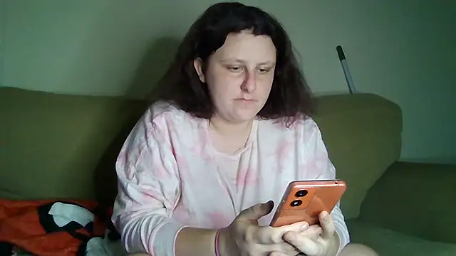 Snapshot of tvshtvsh24 chatting on 02/07/25, 12:39 tvshtvsh24 online show from 02/07/25, 12:39