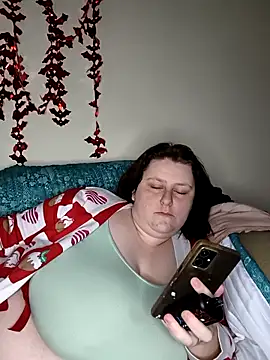 Snapshot of tvshtvsh24 chatting on 09/28/25, 05:35 tvshtvsh24 online show from 09/28/25, 05:35