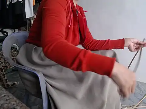 Snapshot of nolame18xxx chatting on 10/23/25, 02:22 nolame18xxx online show from 10/23/25, 02:22