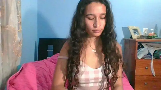 Snapshot of silverdoll_ chatting on 01/25/25, 01:21 silverdoll online show from 01/25/25, 01:21