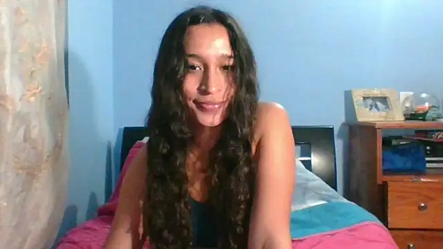 Snapshot of silverdoll_ chatting on 03/07/25, 01:42 silverdoll online show from 03/07/25, 01:42
