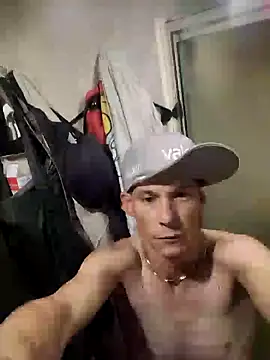 ILUV2TUCHMYKITTY online show from 09/19/25, 12:17