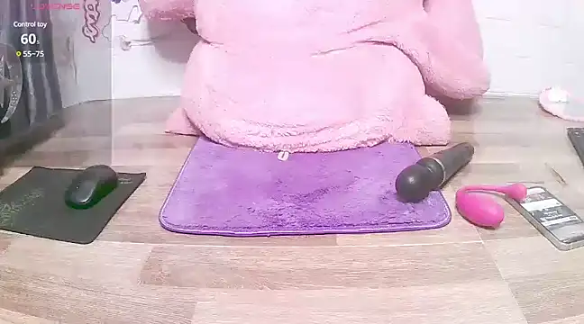 Snapshot of Grainne2K chatting on 01/25/25, 10:50 Grainne2K online show from 01/25/25, 10:50