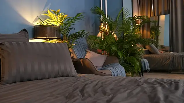 Snapshot of _keeti_ chatting on 10/11/25, 02:15  keeti  online show from 10/11/25, 02:15