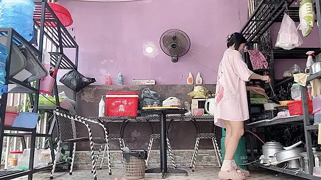 LinhChi 9x online show from 06/15/26, 02:36