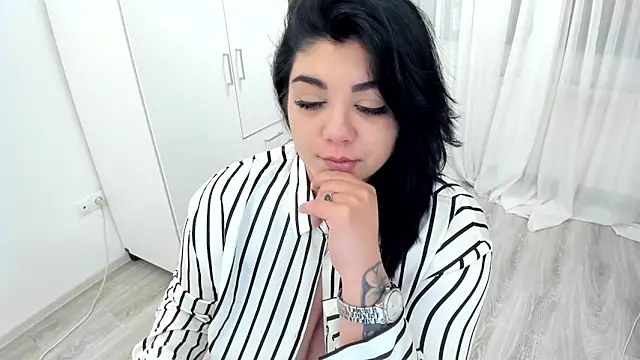 Snapshot of SpiceCarla chatting on 01/10/25, 12:59 SpiceCarla online show from 01/10/25, 12:59