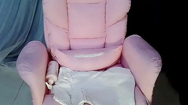 zhiyao99 online show from 12/04/24, 09:51