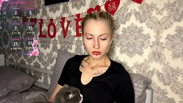 Snapshot of MarthaGees chatting on 09/19/25, 06:37 MarthaGees online show from 09/19/25, 06:37