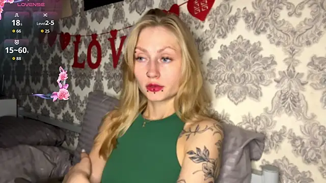 Snapshot of MarthaGees chatting on 09/20/25, 04:46 MarthaGees online show from 09/20/25, 04:46