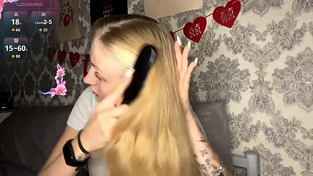 Snapshot of MarthaGees chatting on 09/30/25, 03:39 MarthaGees online show from 09/30/25, 03:39