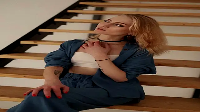 Snapshot of MarthaGees chatting on 11/08/25, 03:45 MarthaGees online show from 11/08/25, 03:45