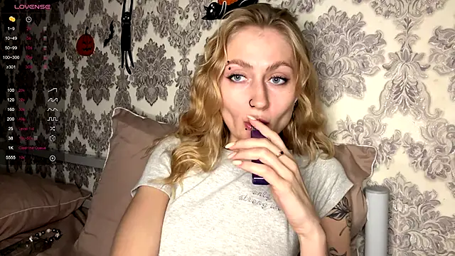 Snapshot of MarthaGees chatting on 11/10/25, 04:39 MarthaGees online show from 11/10/25, 04:39