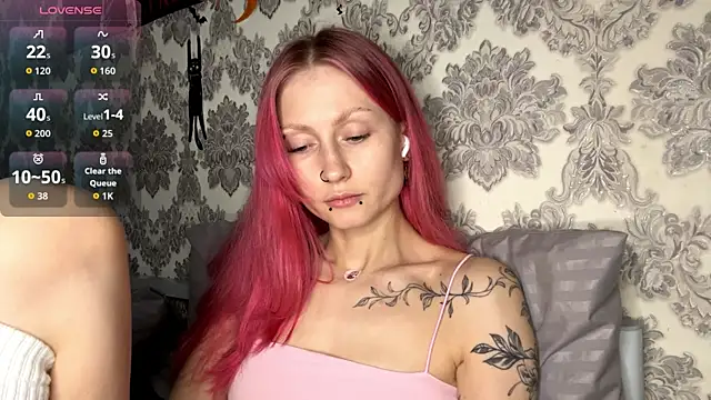 Snapshot of MarthaGees chatting on 12/04/25, 04:27 MarthaGees online show from 12/04/25, 04:27