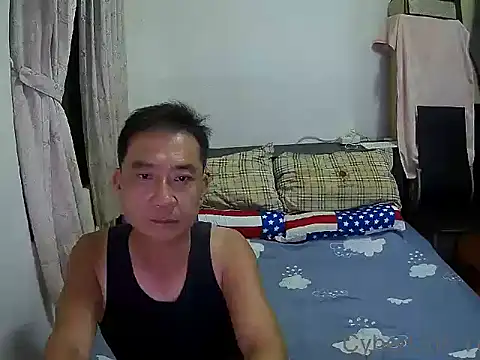 Snapshot of YuHsuant chatting on 10/07/25, 12:35 YuHsuant online show from 10/07/25, 12:35