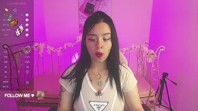 Mia Lopez  online show from 02/10/25, 09:47