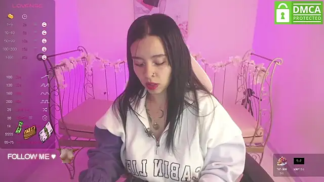 Mia Lopez  online show from 02/12/25, 09:42