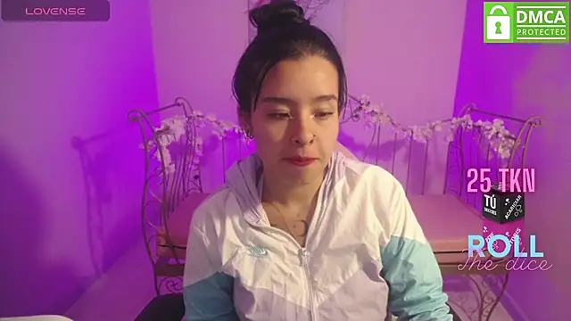 Mia Lopez  online show from 02/25/25, 09:42