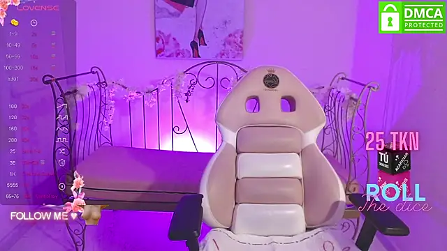 Mia Lopez  online show from 03/18/25, 12:03