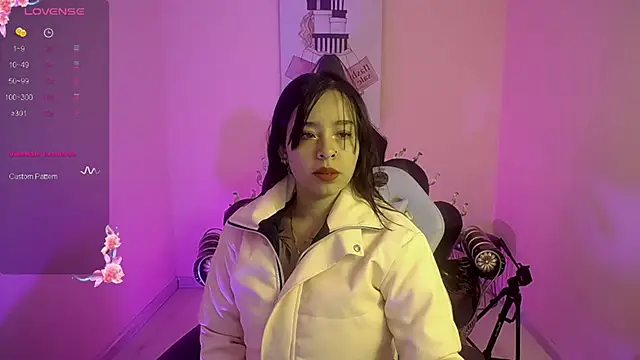 Mia Lopez  online show from 09/09/25, 10:59