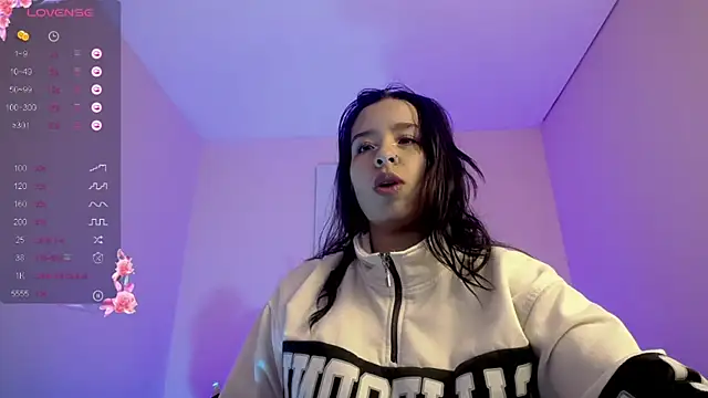 Mia Lopez  online show from 09/11/25, 10:37