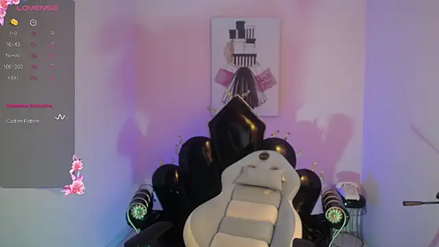 Mia Lopez  online show from 09/12/25, 11:10