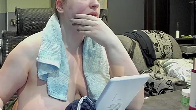 1lindsey1 online show from 02/11/25, 03:08