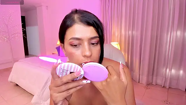 gia watsonn online show from 12/30/24, 10:12