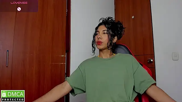 Snapshot of jasmine_bunny_ chatting on 10/30/25, 12:12 jasmine bunny online show from 10/30/25, 12:12