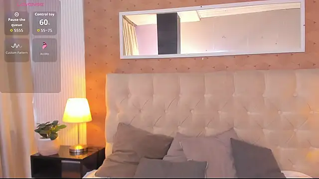 zoe alanaa online show from 10/18/25, 08:09