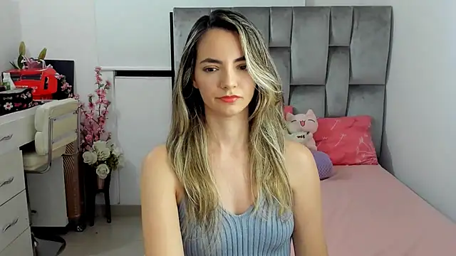 Snapshot of baby-miah chatting on 10/10/25, 02:21 baby-miah online show from 10/10/25, 02:21