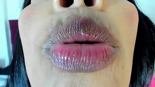 Snapshot of Anthonelaa__ chatting on 09/13/25, 08:19 Anthonelaa   online show from 09/13/25, 08:19