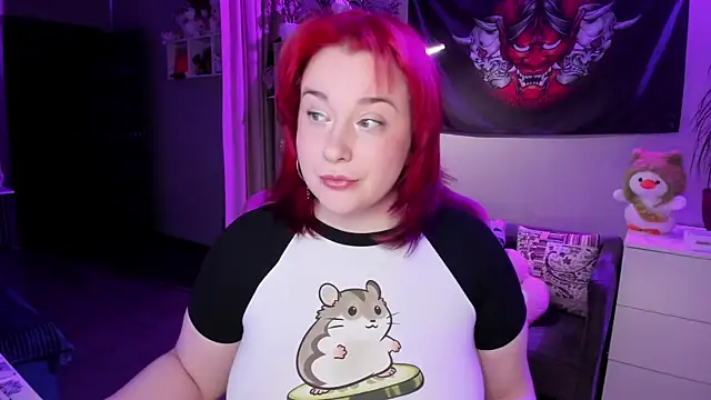 Snapshot of gitera_ chatting on 11/17/25, 10:48 gitera online show from 11/17/25, 10:48