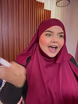  Shara Handal  online show from 11/28/25, 06:27