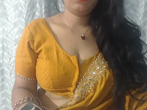 cute-priy online show from 12/16/24, 06:32