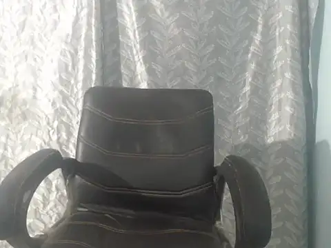 Snapshot of cute-priy chatting on 11/13/25, 04:22 cute-priy online show from 11/13/25, 04:22