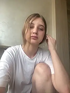 MollyDolle online show from 06/15/26, 10:28