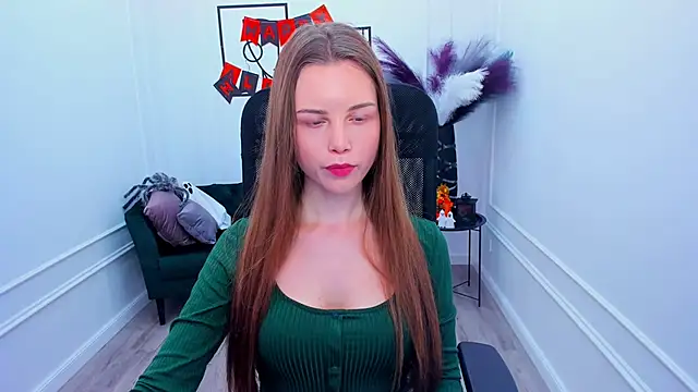 Snapshot of MileyWings chatting on 10/26/25, 12:33 MileyWings online show from 10/26/25, 12:33